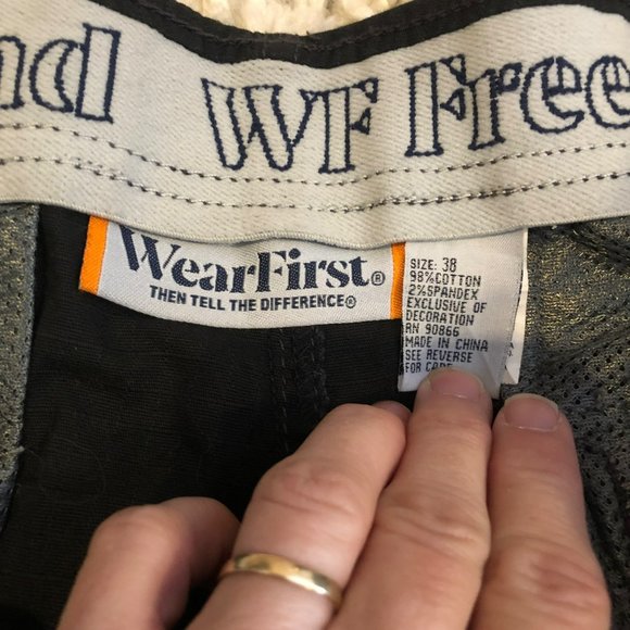 NWOT WearFirst Men's Cargo Shorts Stretch Free Band Black w/Belt - Picture 3 of 7